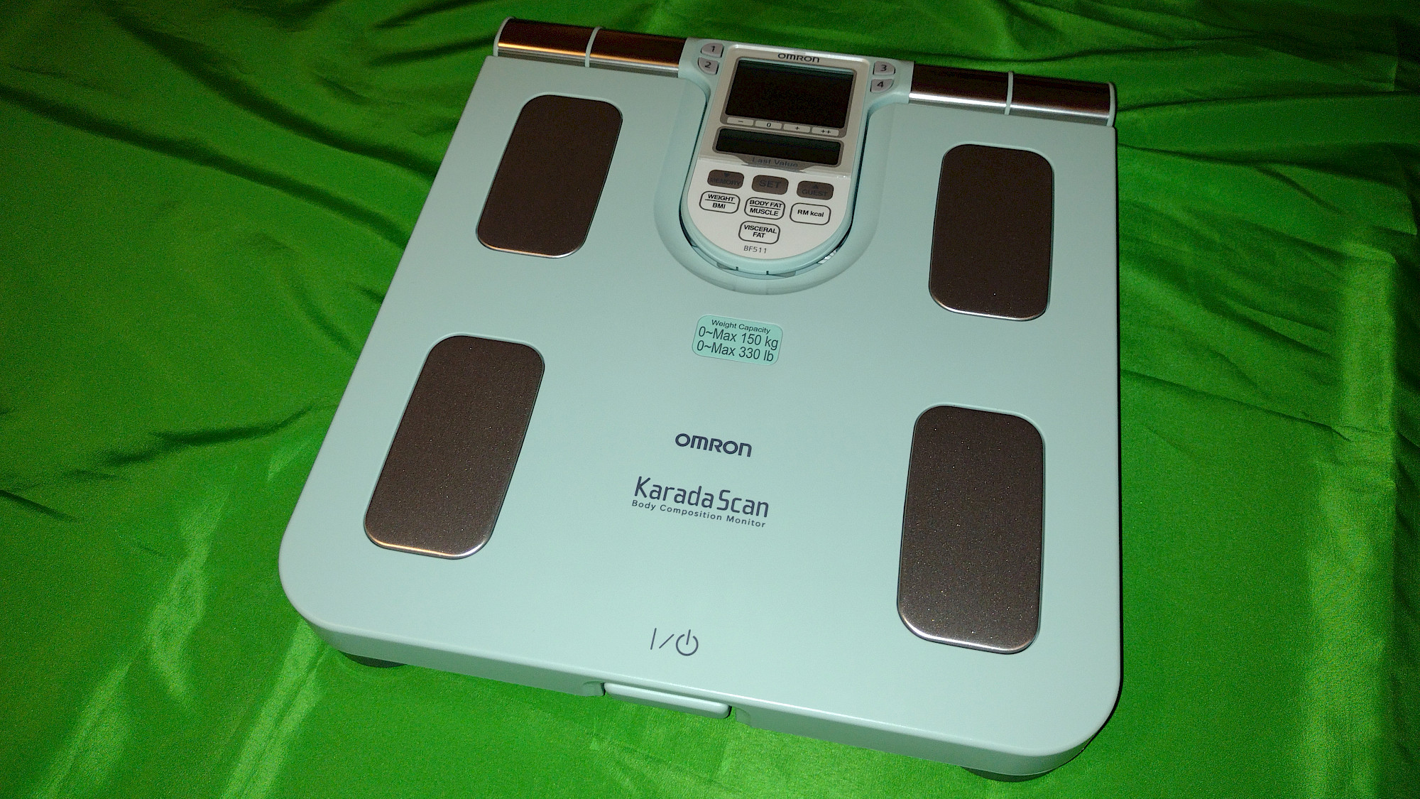 Bio-impedancemetry body composition analyzer - BF511 Blue - Omron  Healthcare Europe - for fat mass measurement / with digital display /  platform